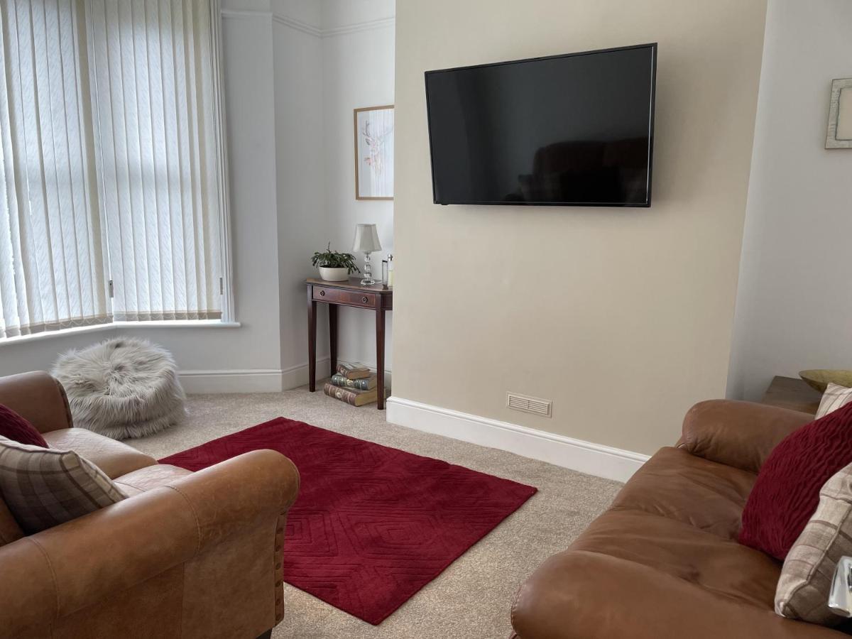 4 Bedroom House In Harrogate Town Centre Екстериор снимка